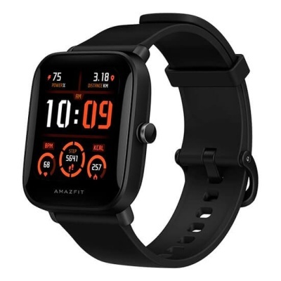 Relógio inteligente preto Amazfit com bracelete de silicone e mostrador digital colorido