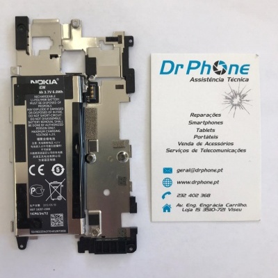 Peça interna de telemóvel Nokia com bateria e cartão de visita da Dr Phone