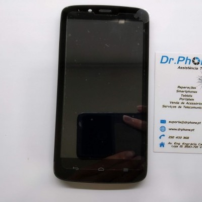 Smartphone preto junto a cartão de assistência técnica Dr.Phone
