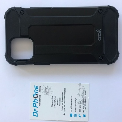 Capa protetora preta para smartphone com texto 'cool'