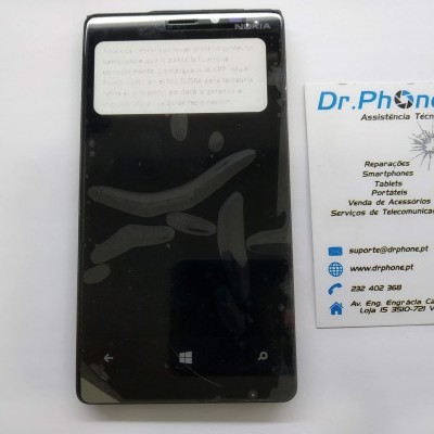 Smartphone Nokia preto com etiqueta branca e cartão de assistência técnica Dr.Phone sobre fundo branco