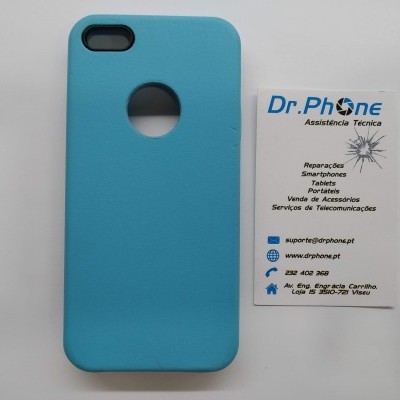 Capa azul para smartphone com recortes junto a cartão de visita da Dr.Phone