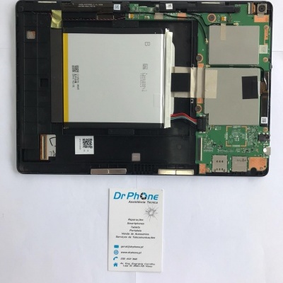 Tablet aberto mostrando bateria, placas eletrónicas e cartão de visita Dr Phone