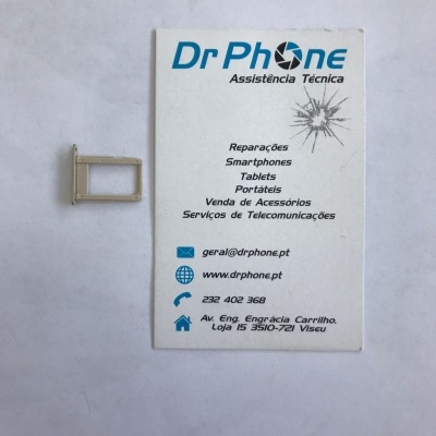 Cartão de visita da DrPhone com suporte de cartão SIM dourado ao lado