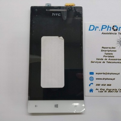 Ecrã táctil HTC branco com cartão de visita de assistência técnica