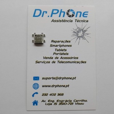 Cartão de visita da empresa Dr.Phone com texto de contato e componente eletrónico pequeno