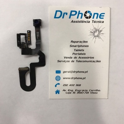 Componente eletrônico preto ao lado de cartão de visita da Dr Phone com texto em português em fundo branco