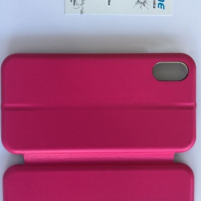 Capa de telemóvel cor-de-rosa com textura lisa em couro sintético