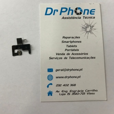 Componente eletrónico preto ao lado de cartão de visita da Dr Phone com texto azul e preto em fundo branco