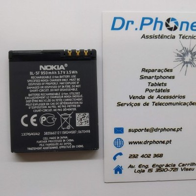 Bateria Nokia BF-5F e cartão de visitas Dr.Phone em fundo branco