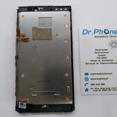Componente metálico de smartphone ao lado de cartão de visita Dr.Phone