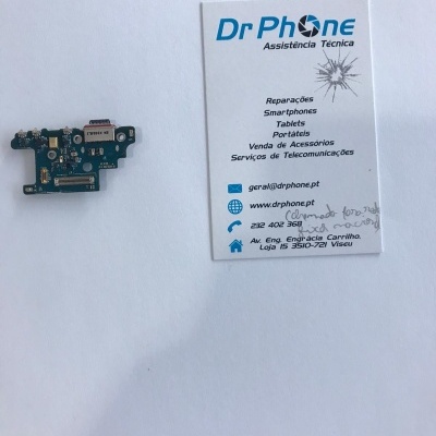 Placa de circuito azul e cartão de visita do Dr Phone