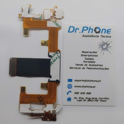 Peça flexível eletrónica ao lado de cartão de assistência técnica Dr.Phone