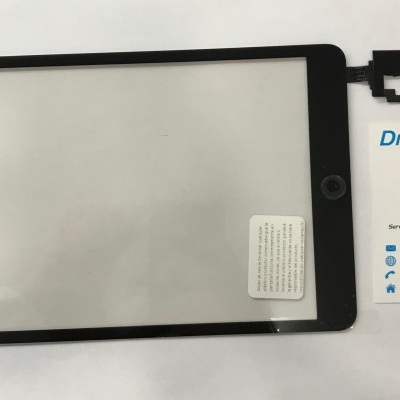Ecrã tátil preto para tablet com botão circular e cartão de visita da DrPhone