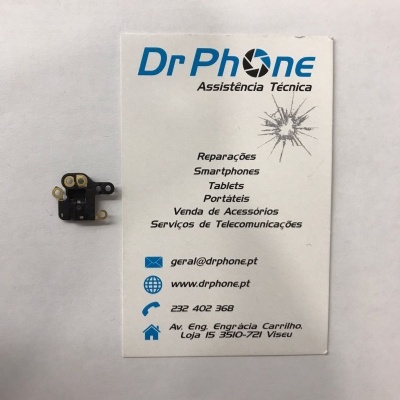 Cartão Dr Phone com componente eletrónico preto sobre fundo branco