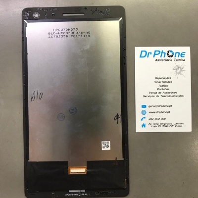 Ecrã de smartphone com traseira metálica ao lado de cartão de visita da Dr Phone