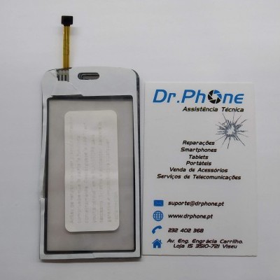 Mostrador táctil preto com flex dourado ao lado de cartão de visita do Dr. Phone
