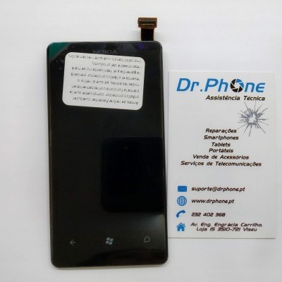 Ecrã preto de smartphone com etiqueta branca e cartão de visita da Dr.Phone