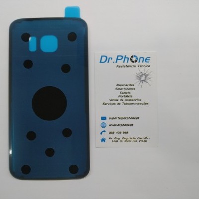 Tampa traseira azul para smartphone junto a cartão de visita de assistência técnica