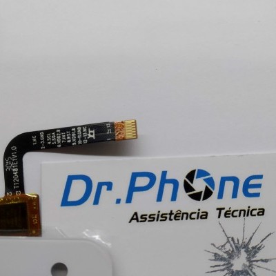 Flex cable preto com conectores dourados em cartão com logotipo Dr.Phone.