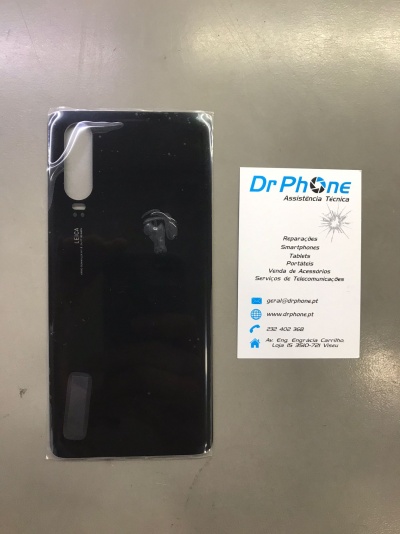 Capa protetora preta para smartphone e cartão informativo Dr Phone sobre mesa cinzenta