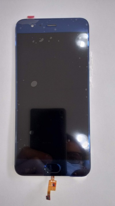 Ecrã de substituição para telemóvel preto com bordas azuis e cabo flexível