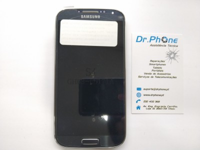 Smartphone Samsung Galaxy S4 preto com cartão de visita da Dr.Phone