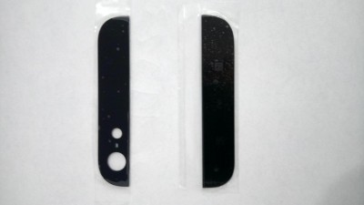 Dois protetores de vidro pretos para câmara de telemóvel com orifícios