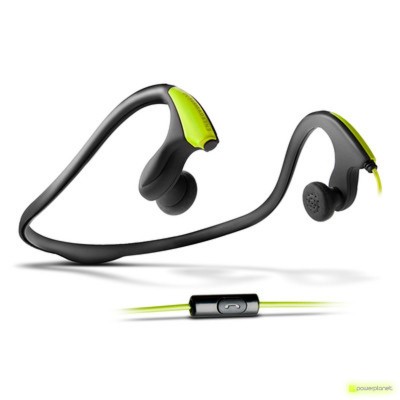 Auriculares desportivos pretos e verdes com suporte auricular e controlo no fio