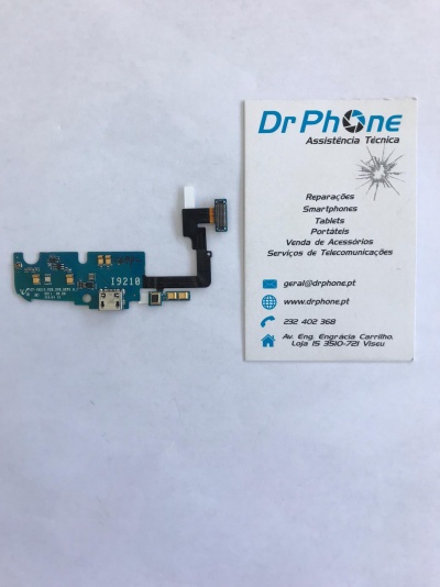 Placa eletrónica azul com cartão de visita da empresa Dr Phone