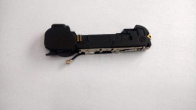 Componente eletrónico preto sobre fundo branco