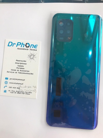 Smartphone azul-esverdeado brilhante ao lado de cartão de visita Dr Phone Assistência Técnica