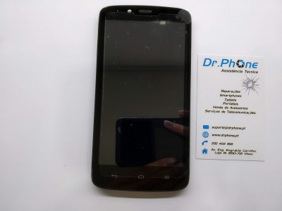 Smartphone preto junto a cartão de assistência técnica Dr.Phone
