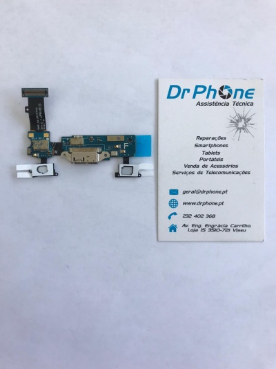 Placa de circuito eletrônico azul e cartão de visita da Dr Phone