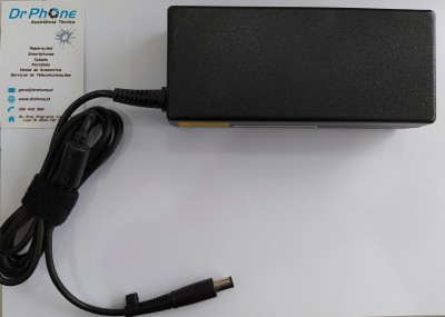 Carregador preto com cabo e cartão Dr Phone