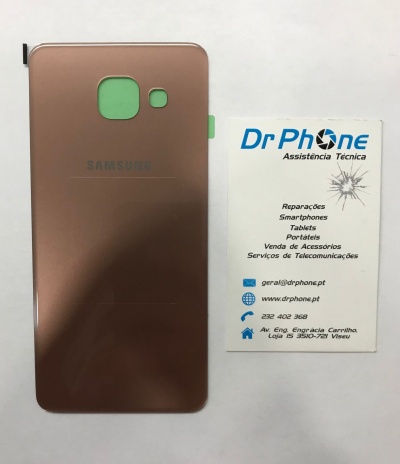 Capa traseira Samsung bronze com encaixe verde ao lado de cartão Dr Phone