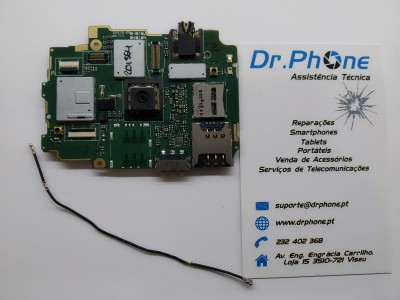Placa eletrónica verde e cartão da assistência técnica Dr.Phone