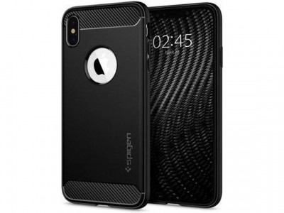 Capa preta para smartphone com textura carbonada e recorte circular para logo