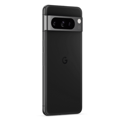 Smartphone preto com câmara tripla e logótipo G