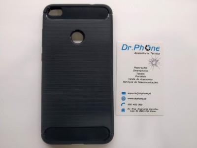 Capa preta para smartphone com textura e cartão de visita da Dr. Phone