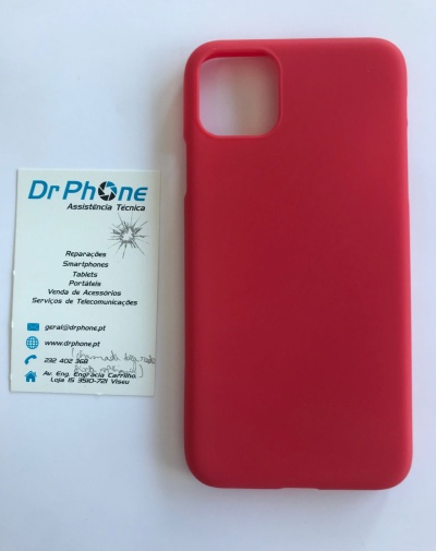 Capa de telemóvel vermelha ao lado de cartão de visita da Dr Phone