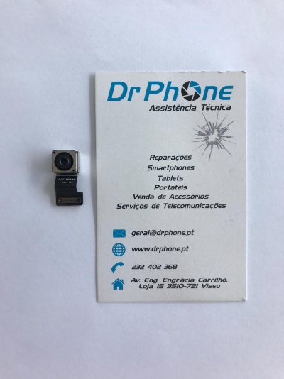 Componente de câmara para smartphone ao lado de cartão de visita da Dr Phone.