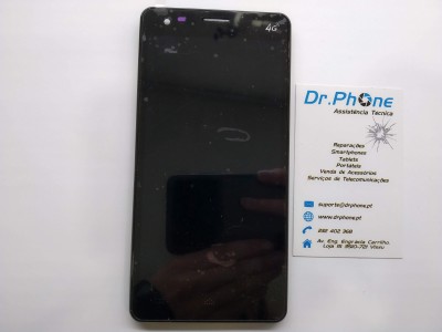 Telemóvel preto com ecrã apagado e cartão de assistência técnica da Dr.Phone