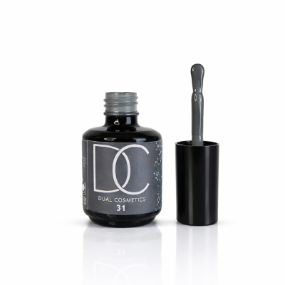 Frasco de verniz unhas Dual Cosmetics com pincel aberto em fundo branco