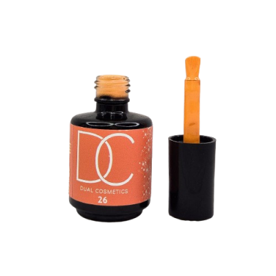 Frasco aberto de verniz de unhas laranja com pincel e etiqueta DC 26