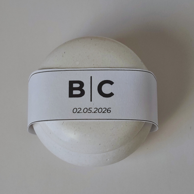 Sabonete redondo bege com faixa branca B | C 02.05.2026