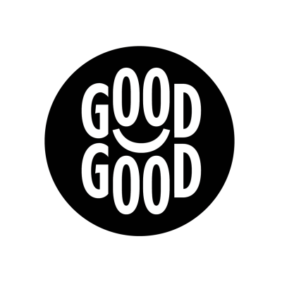 Logótipo circular preto com texto branco GOOD GOOD e sorriso