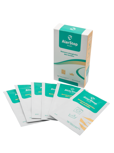 Embalagens de AlerStop Wash para remover alergénicos dos tecidos com sachês e caixa principal