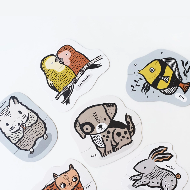 Autocolantes coloridos de animais desenhados à mão sobre fundo branco