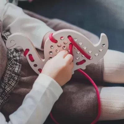 Max,&#x20;o&#x20;Dinossauro&#x20;&#x2013;&#x20;Brinquedo&#x20;Grande&#x20;para&#x20;Enla&#x00E7;ar